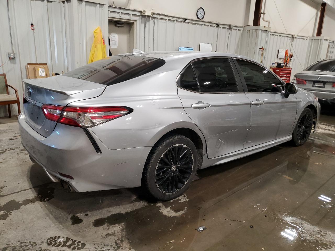 2019 TOYOTA CAMRY L - Фото 3