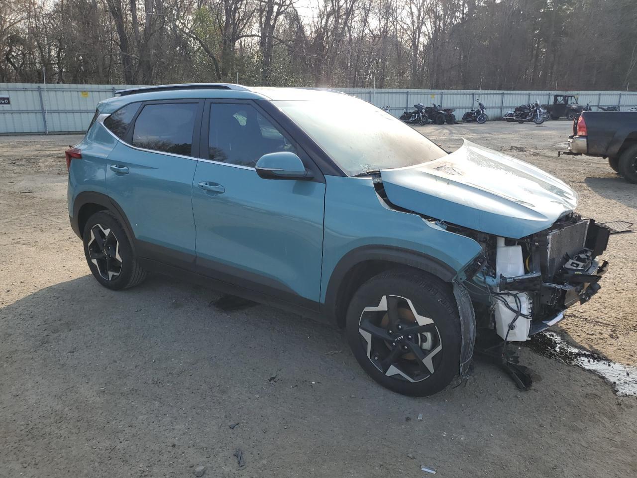 2024 KIA SELTOS EX - Image 4