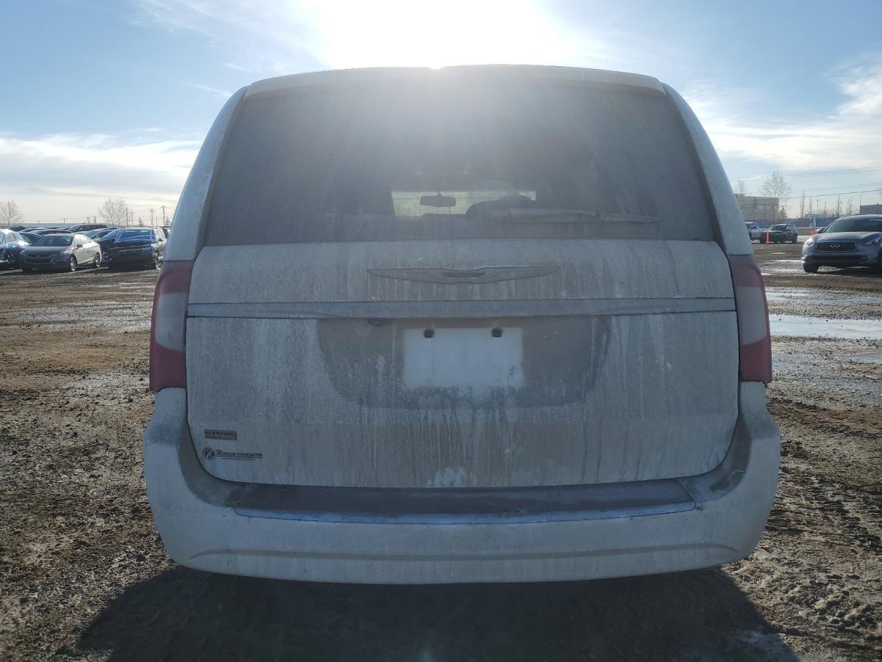 2014 CHRYSLER TOWN & COU - Фото 6