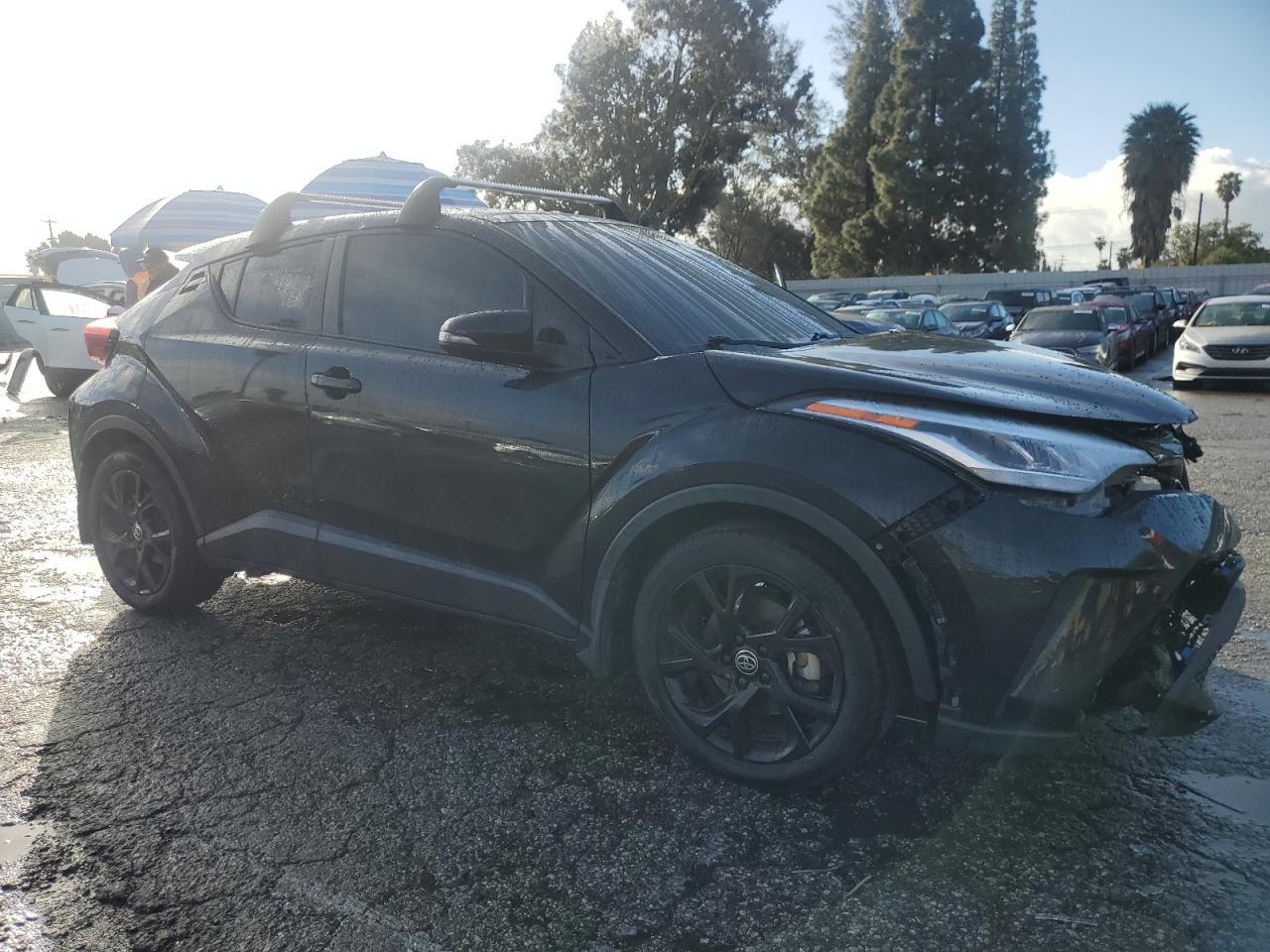 2021 TOYOTA C-HR XLE - Фото 4
