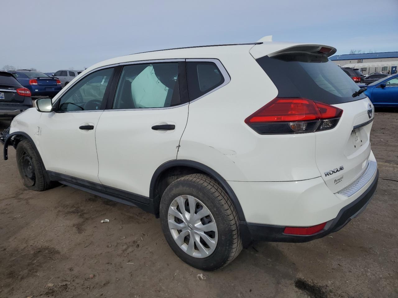 2017 NISSAN ROGUE SV - Image 2