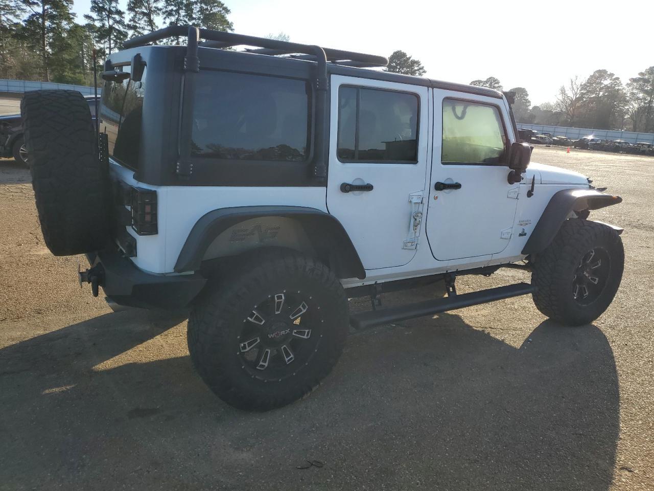 2015 JEEP WRANGLER U - Image 3