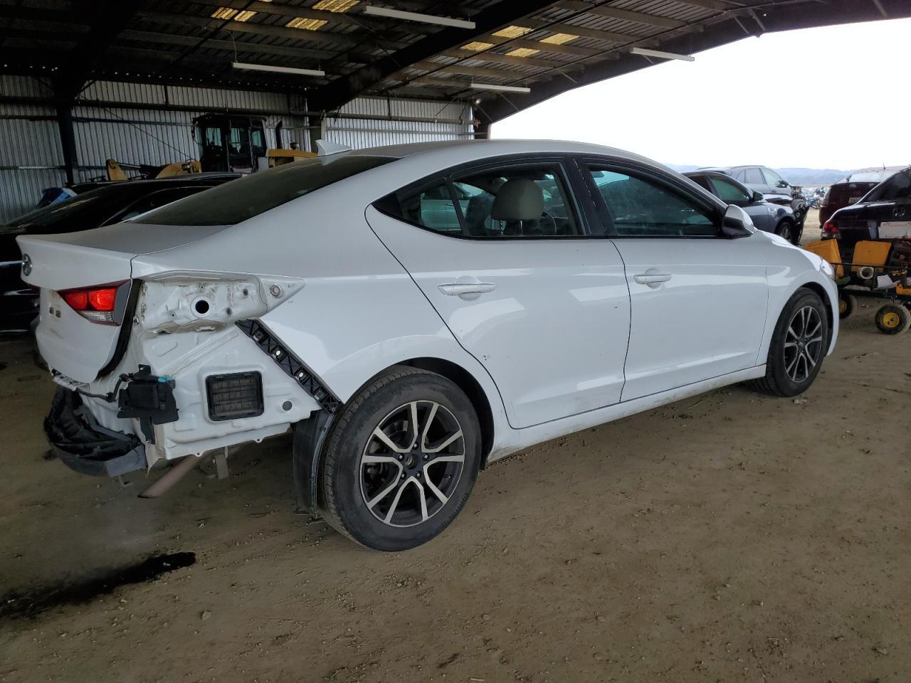 2018 HYUNDAI ELANTRA SE - Фото 3