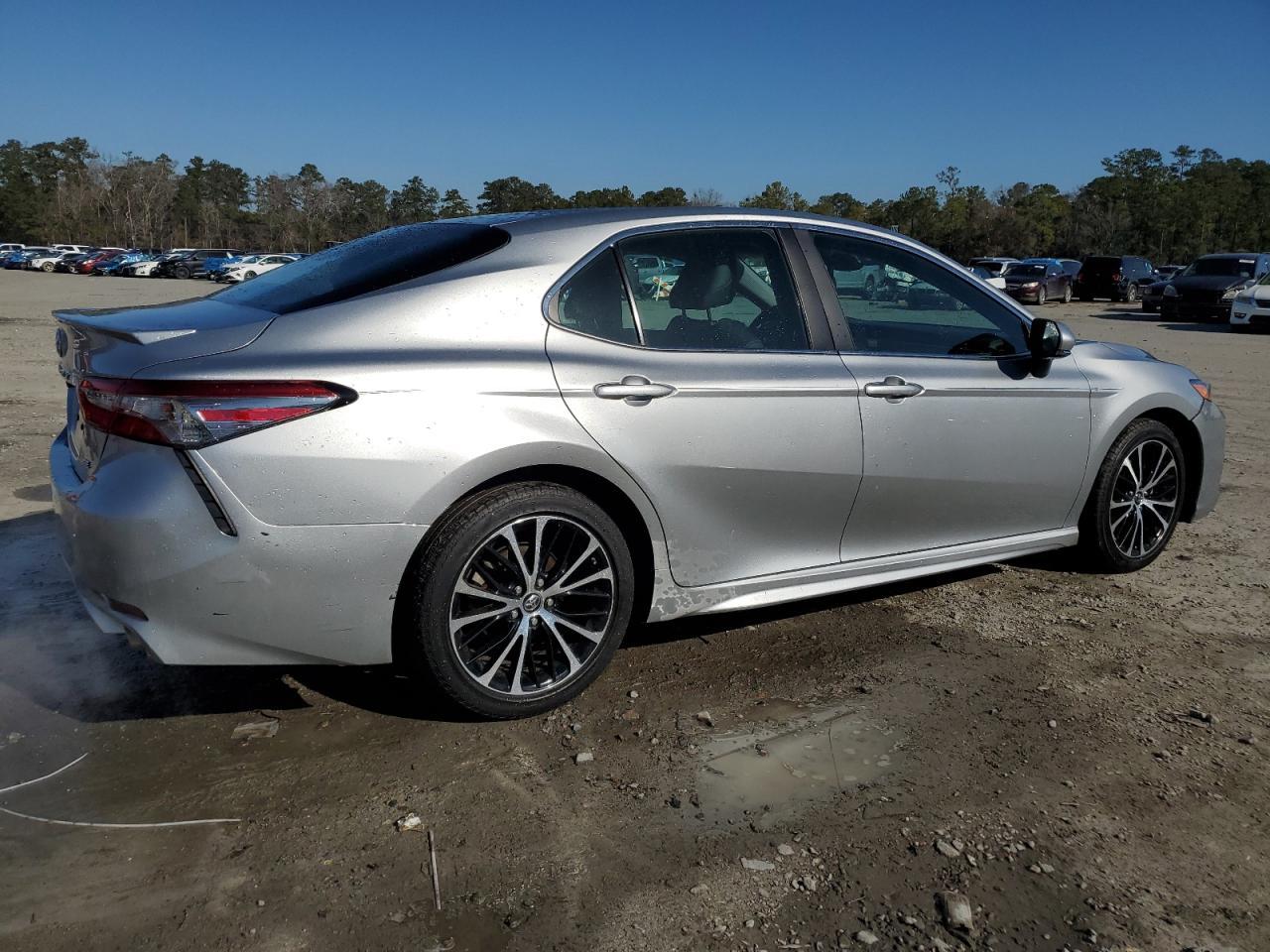 2018 TOYOTA CAMRY L - Фото 3