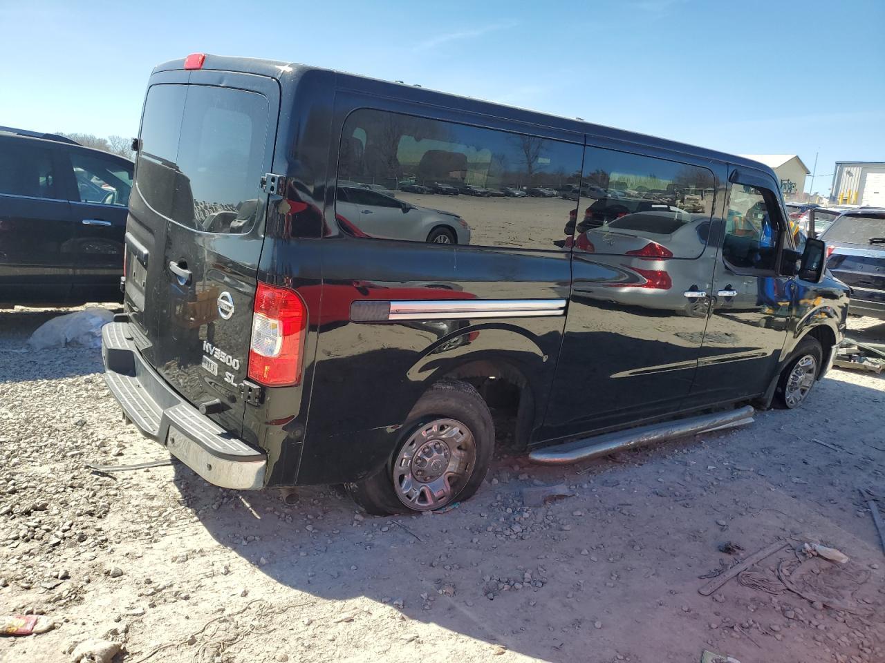 2015 NISSAN NV 3500 S - Фото 3