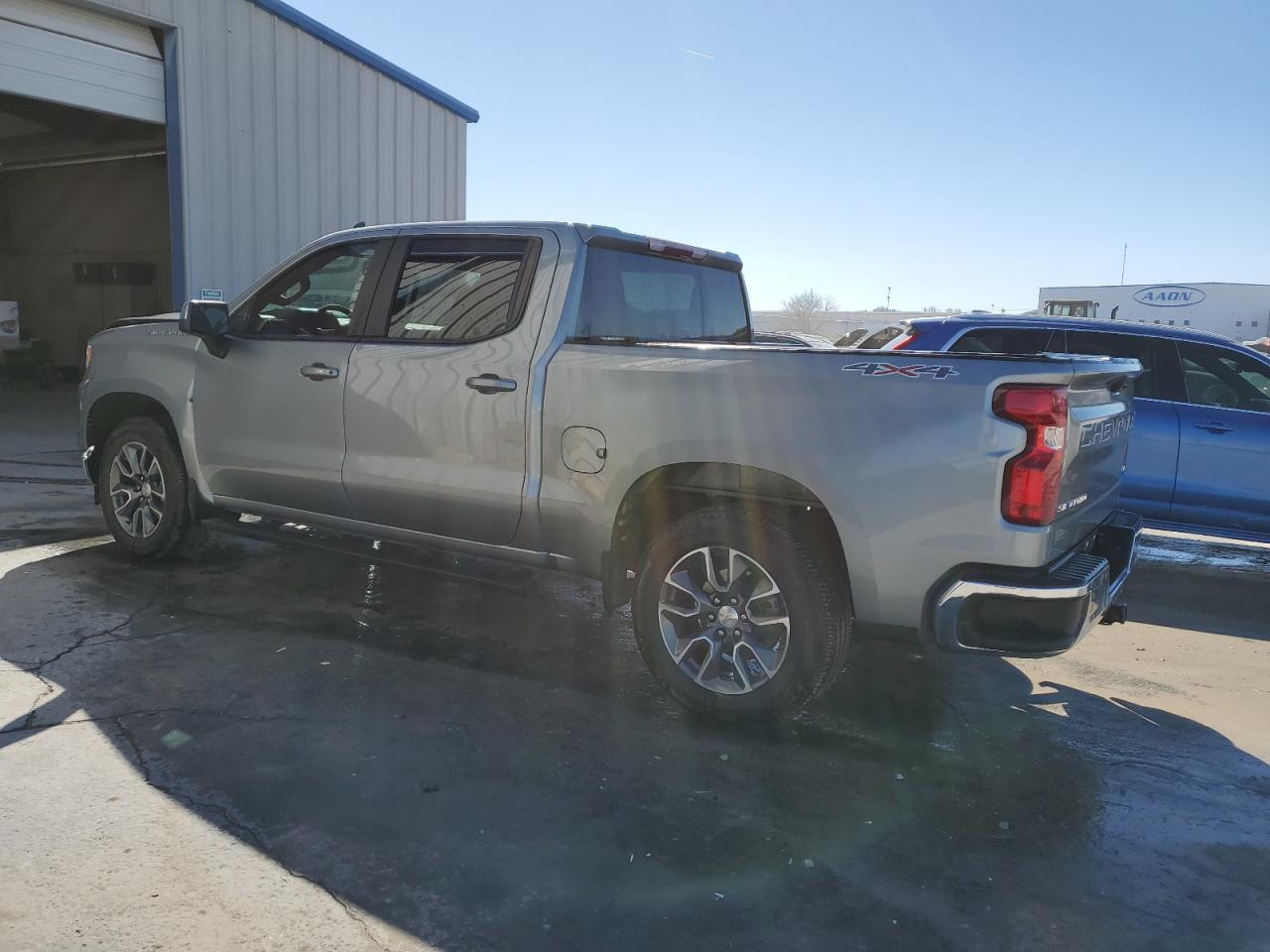 2024 CHEVROLET SILVERADO - Image 2