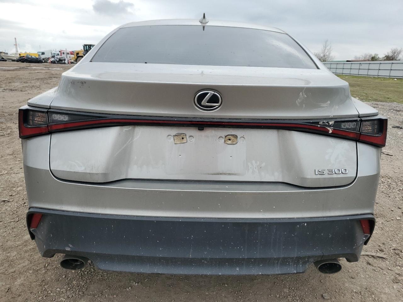 2021 LEXUS IS 300 - Image 6