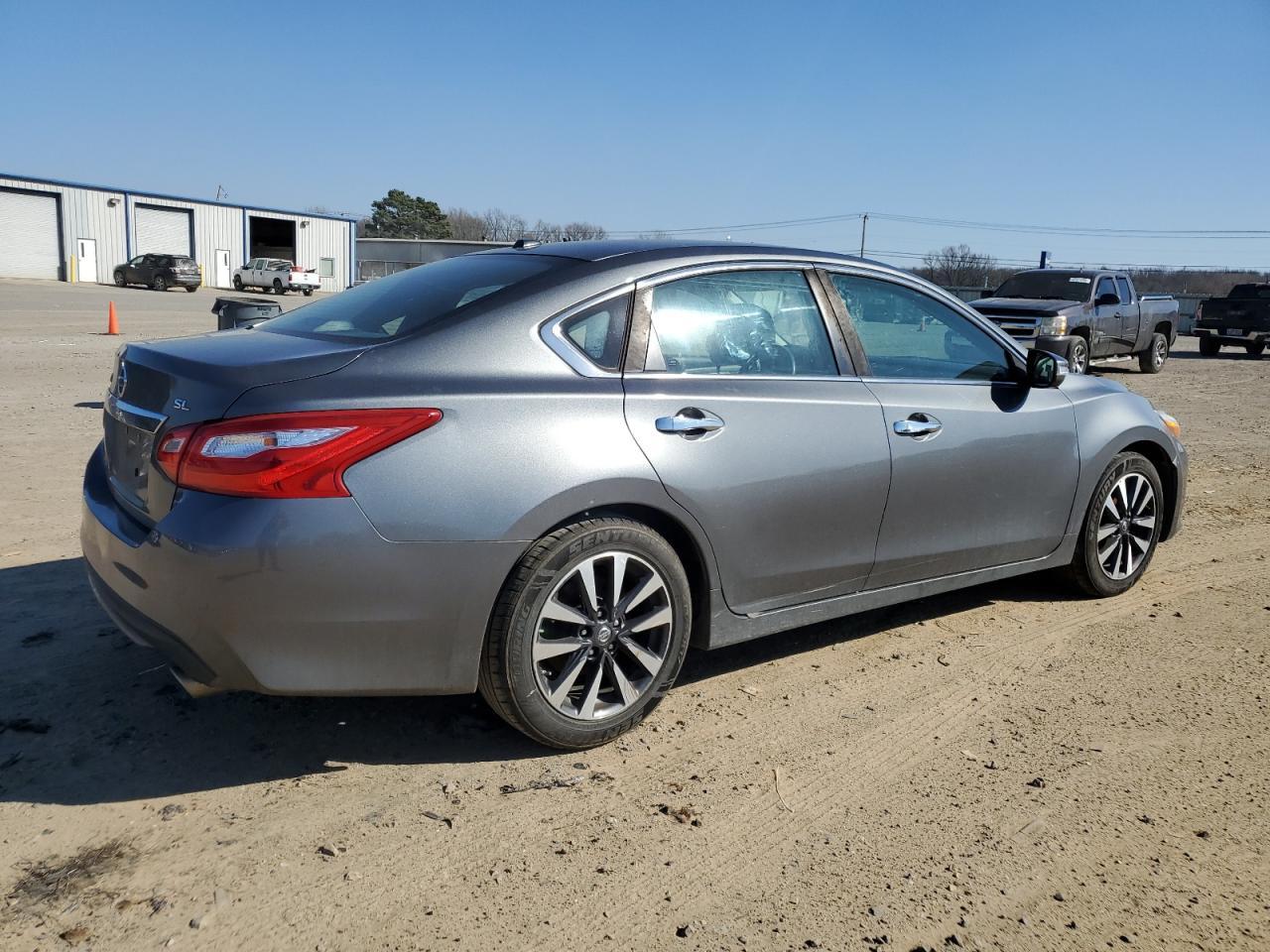 2017 NISSAN ALTIMA 2.5 - Фото 3