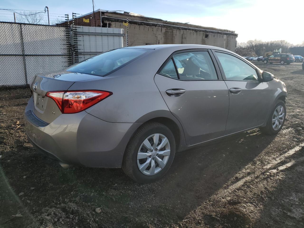 2015 TOYOTA COROLLA L - Фото 3