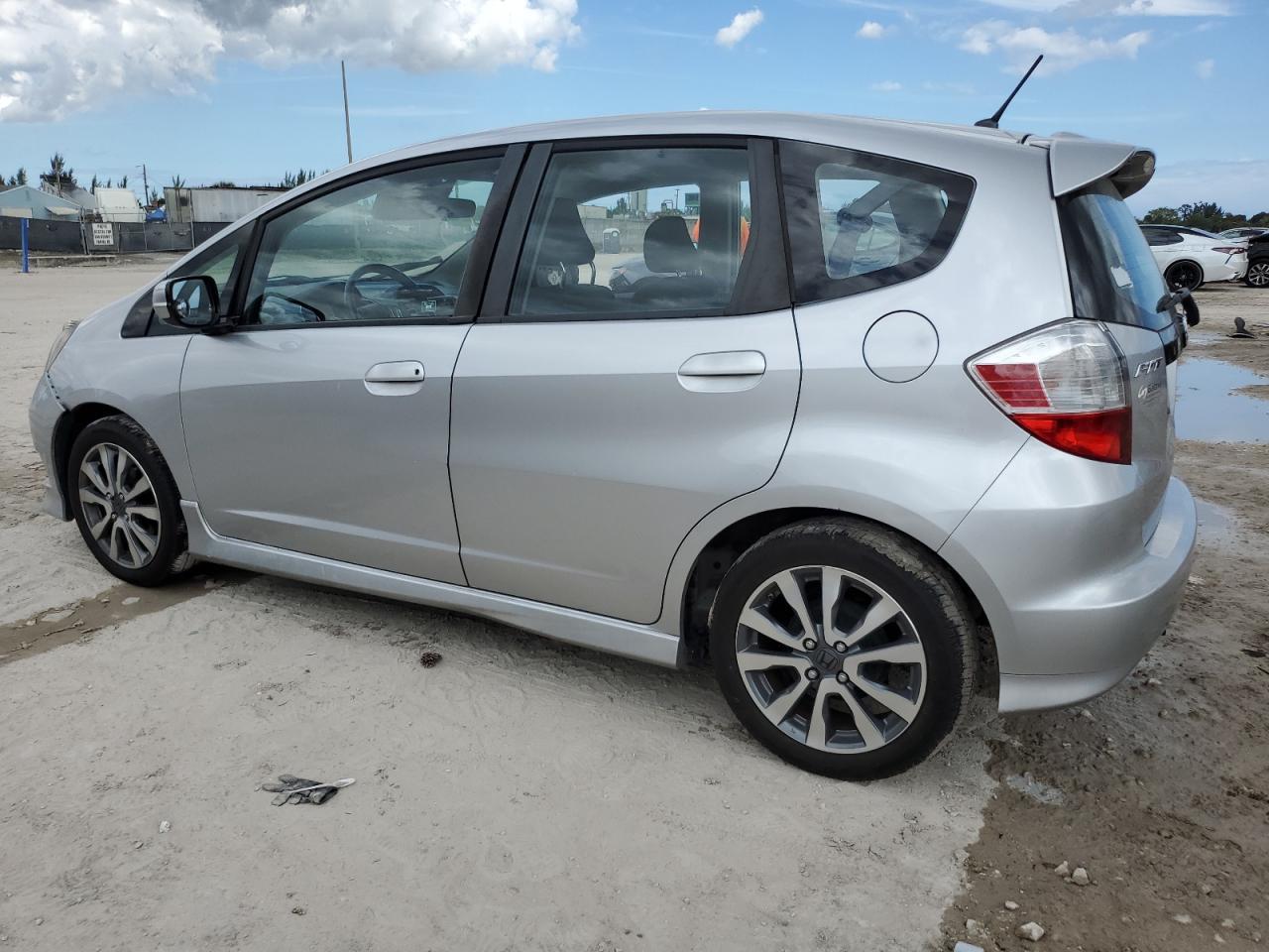 2013 HONDA FIT SPORT - Image 2