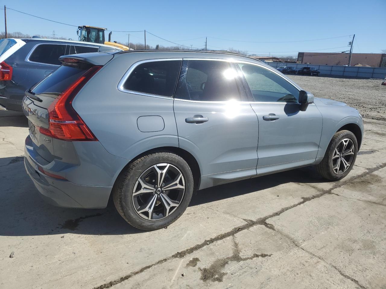 2022 VOLVO XC60 B5 MO - Image 3