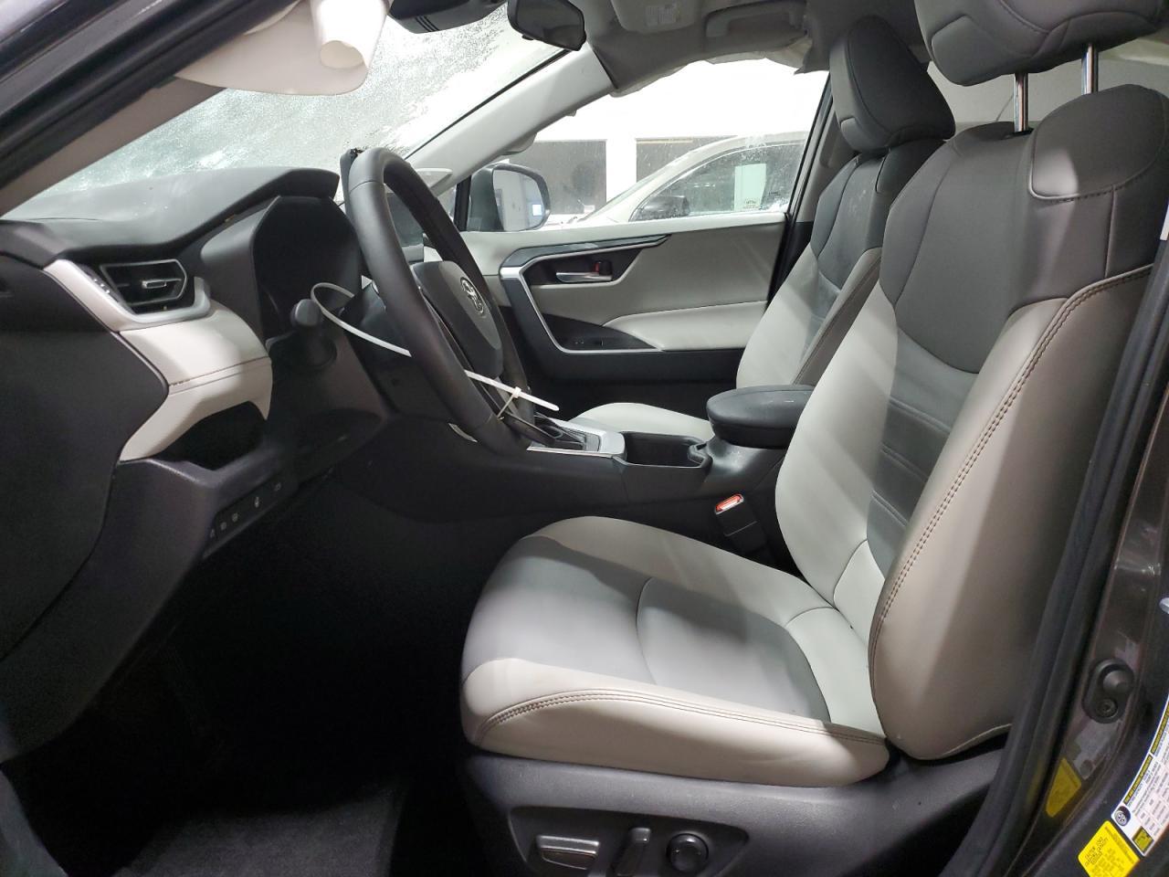 2024 TOYOTA RAV4 XLE P - Image 7