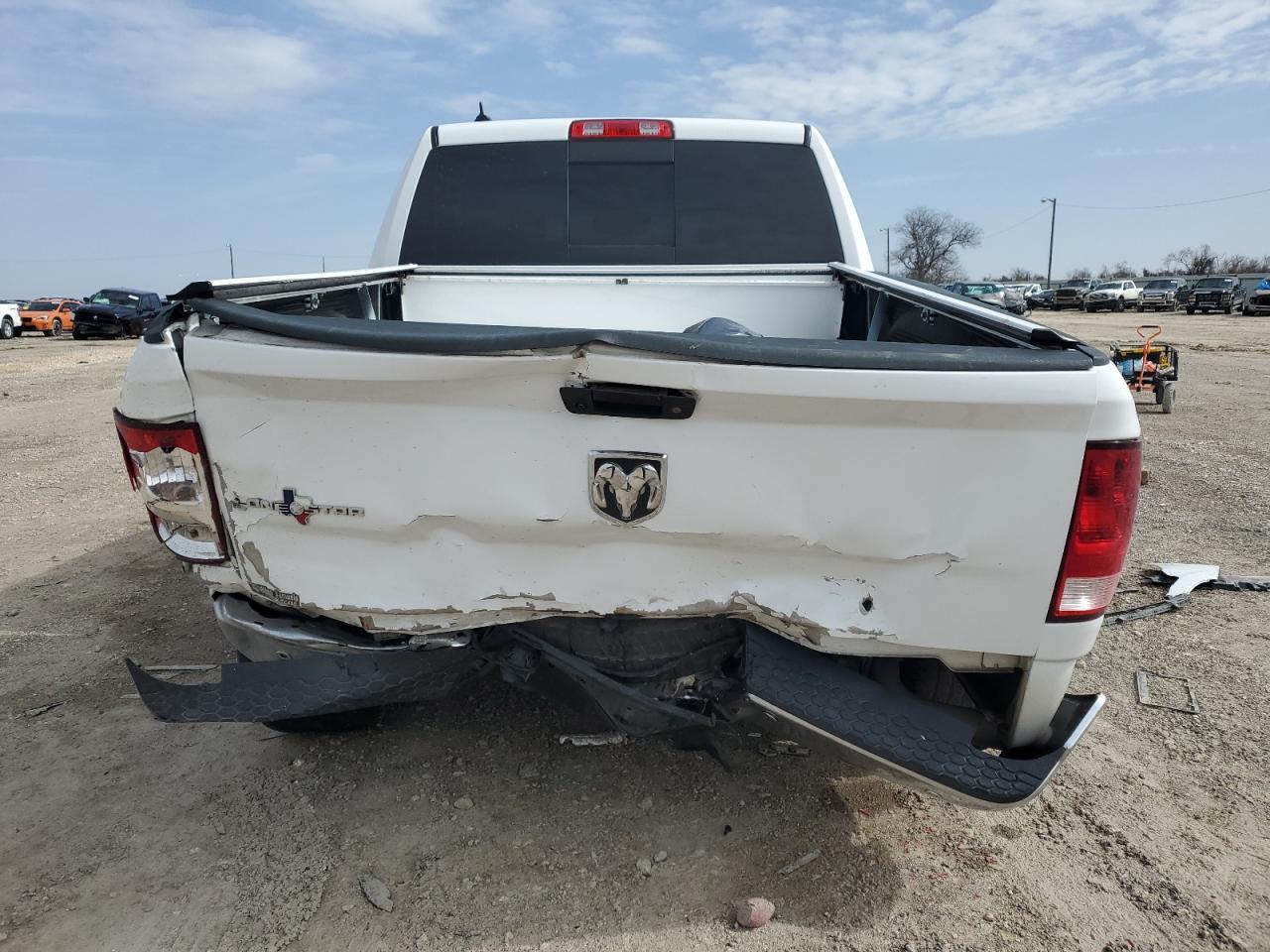 2017 RAM 1500 SLT - Фото 6