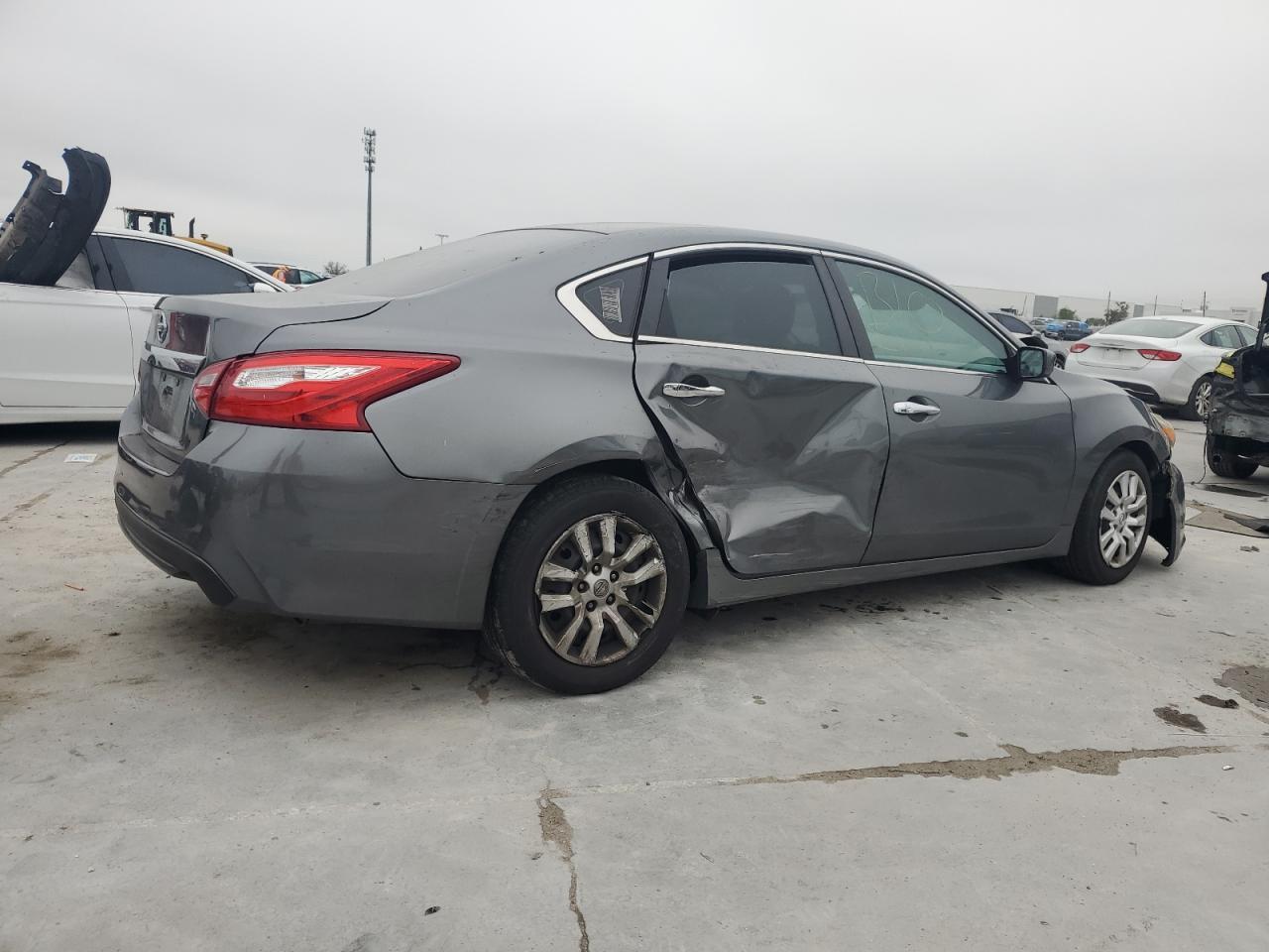 2016 NISSAN ALTIMA 2.5 - Фото 3