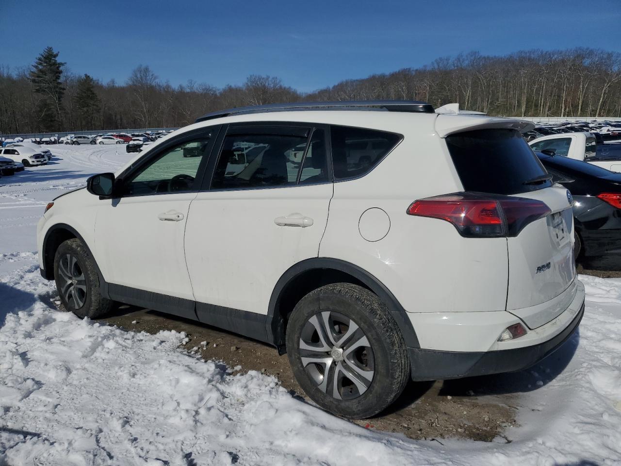 2018 TOYOTA RAV4 LE - Image 2