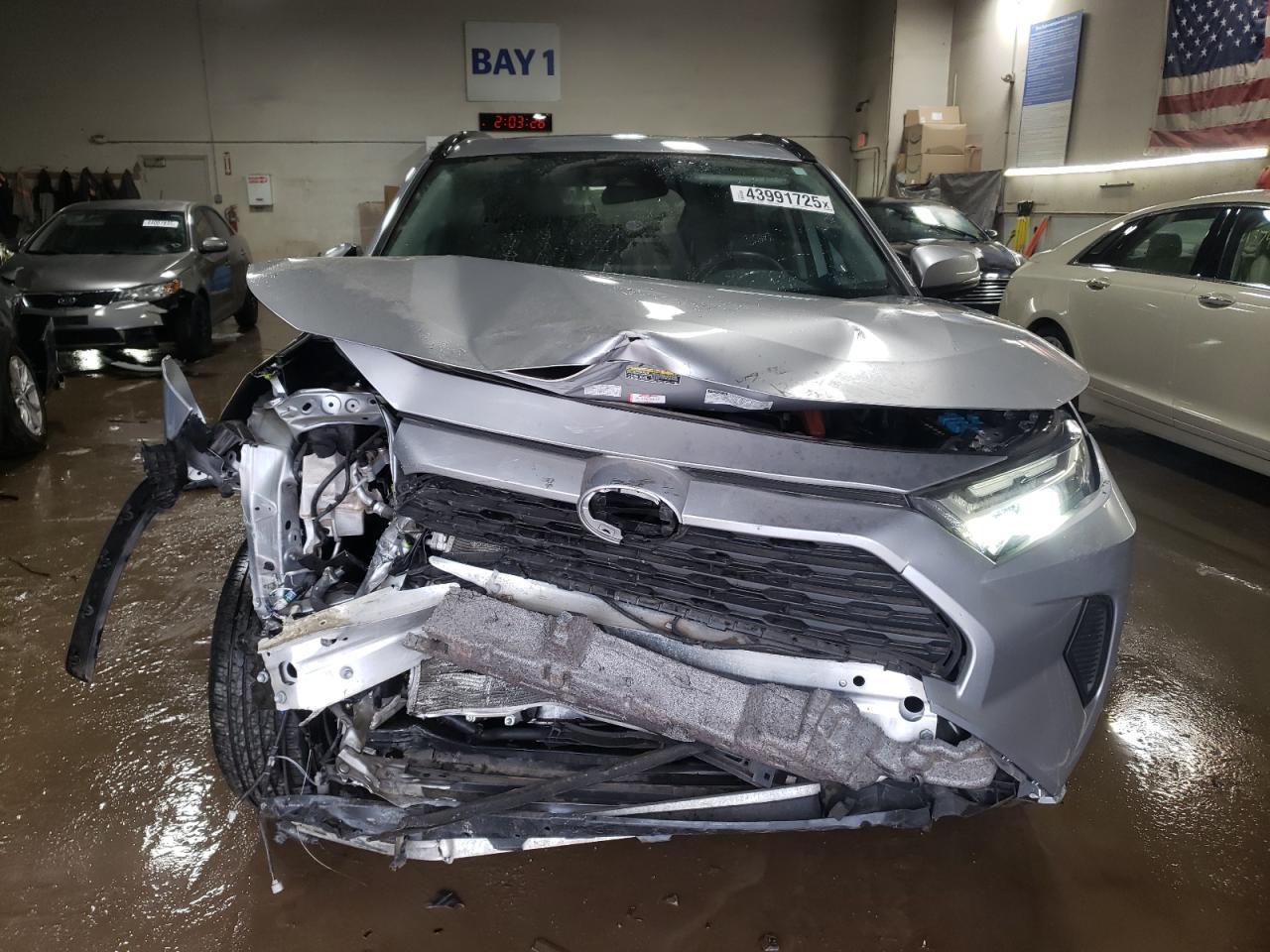 2022 TOYOTA RAV4 XLE - Image 5