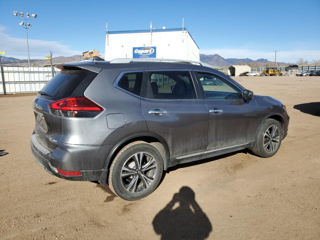 2017 NISSAN ROGUE SV - Image 3