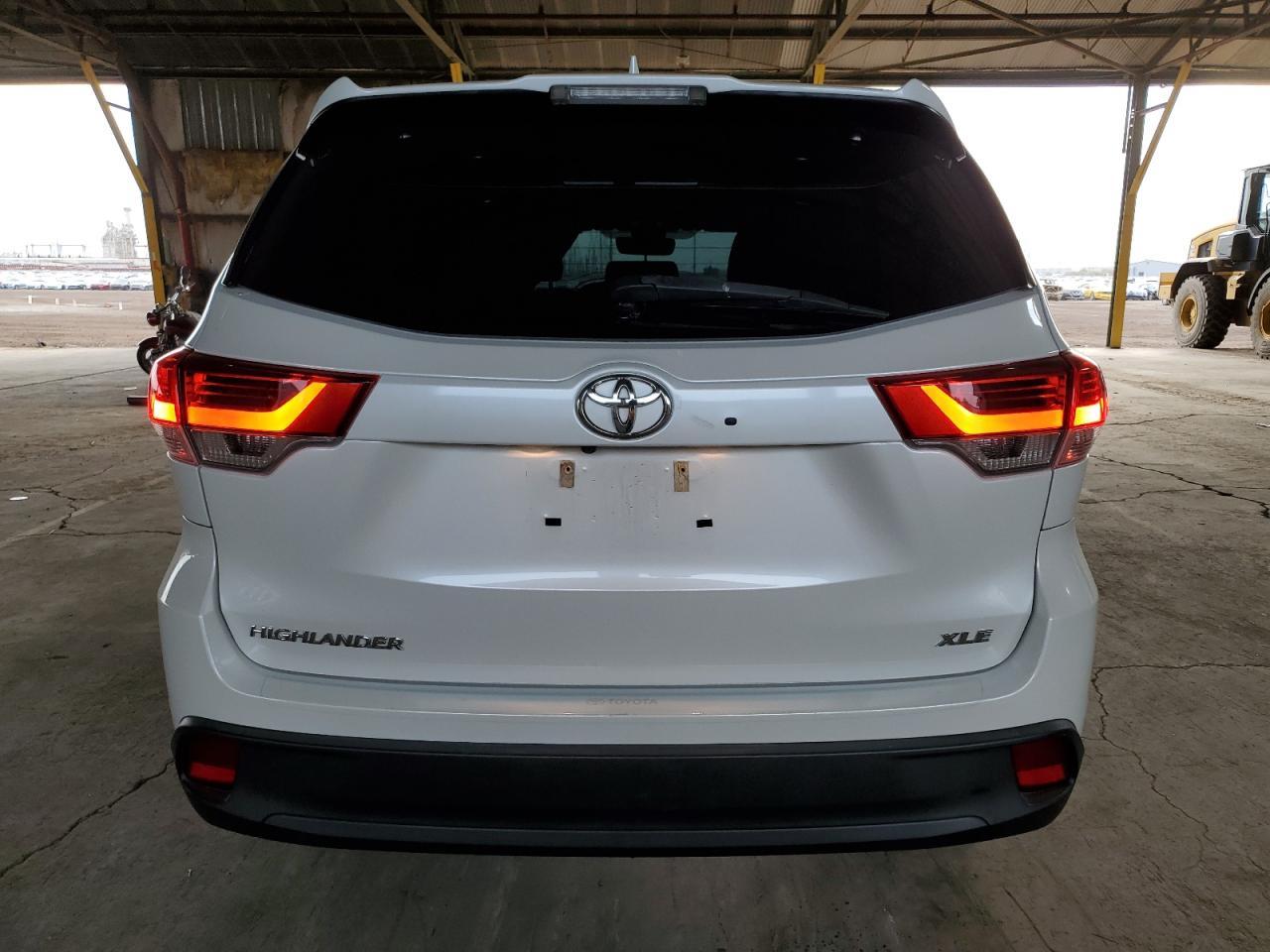 2019 TOYOTA HIGHLANDER - Image 6