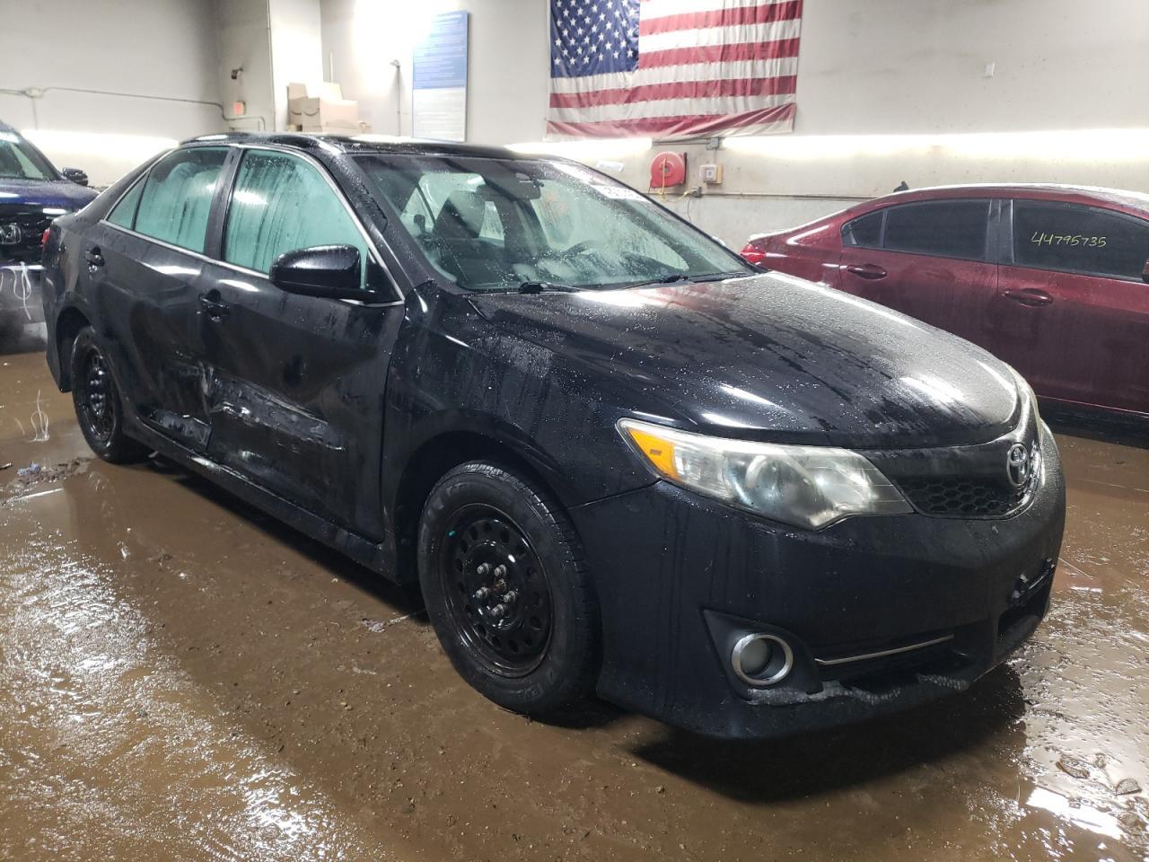 2014 TOYOTA CAMRY L - Фото 4
