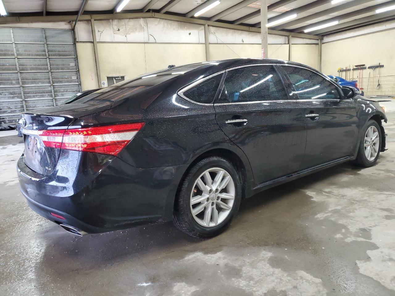 2015 TOYOTA AVALON XLE - Image 3