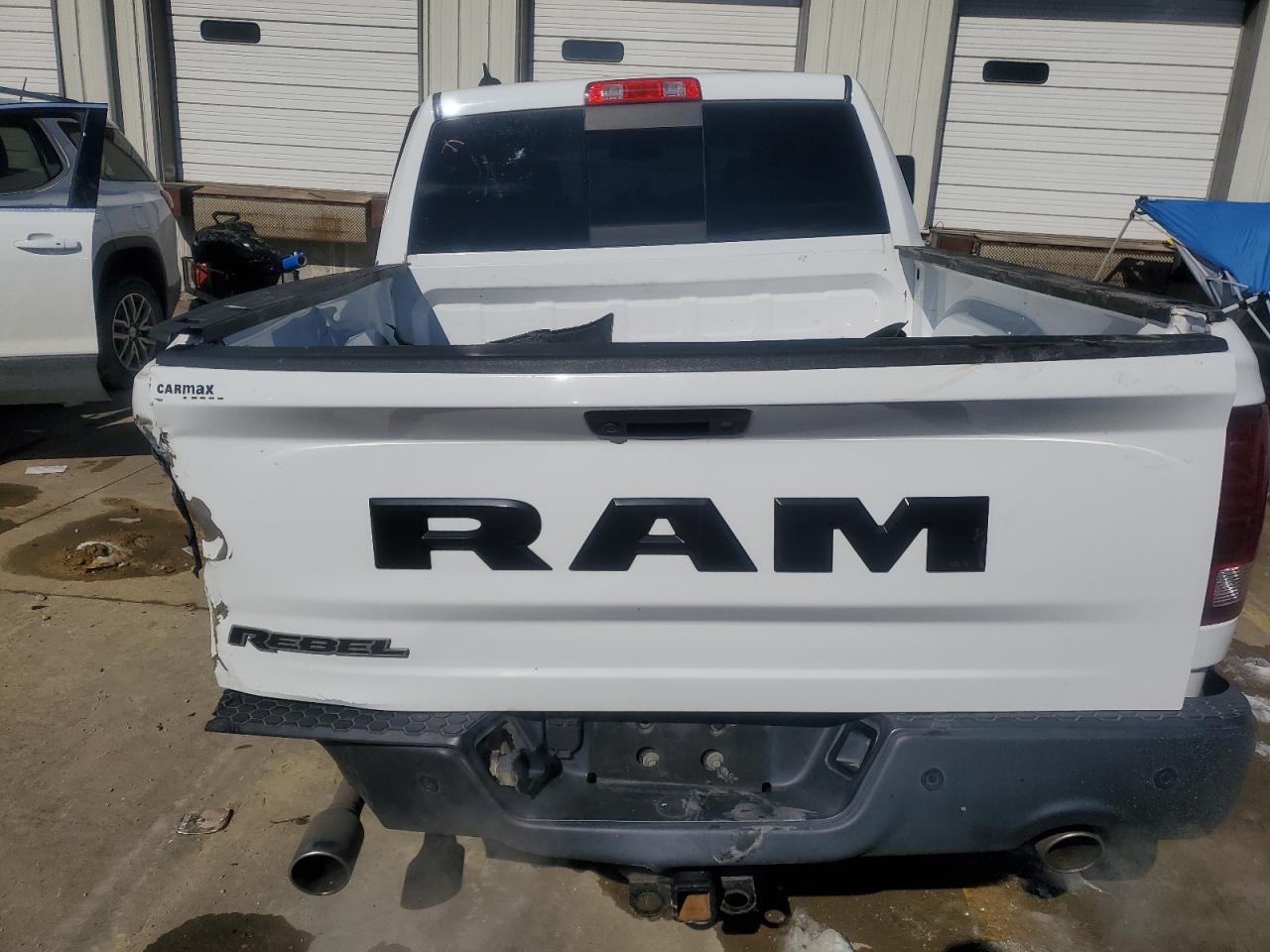 2017 RAM 1500 REBEL - Фото 6