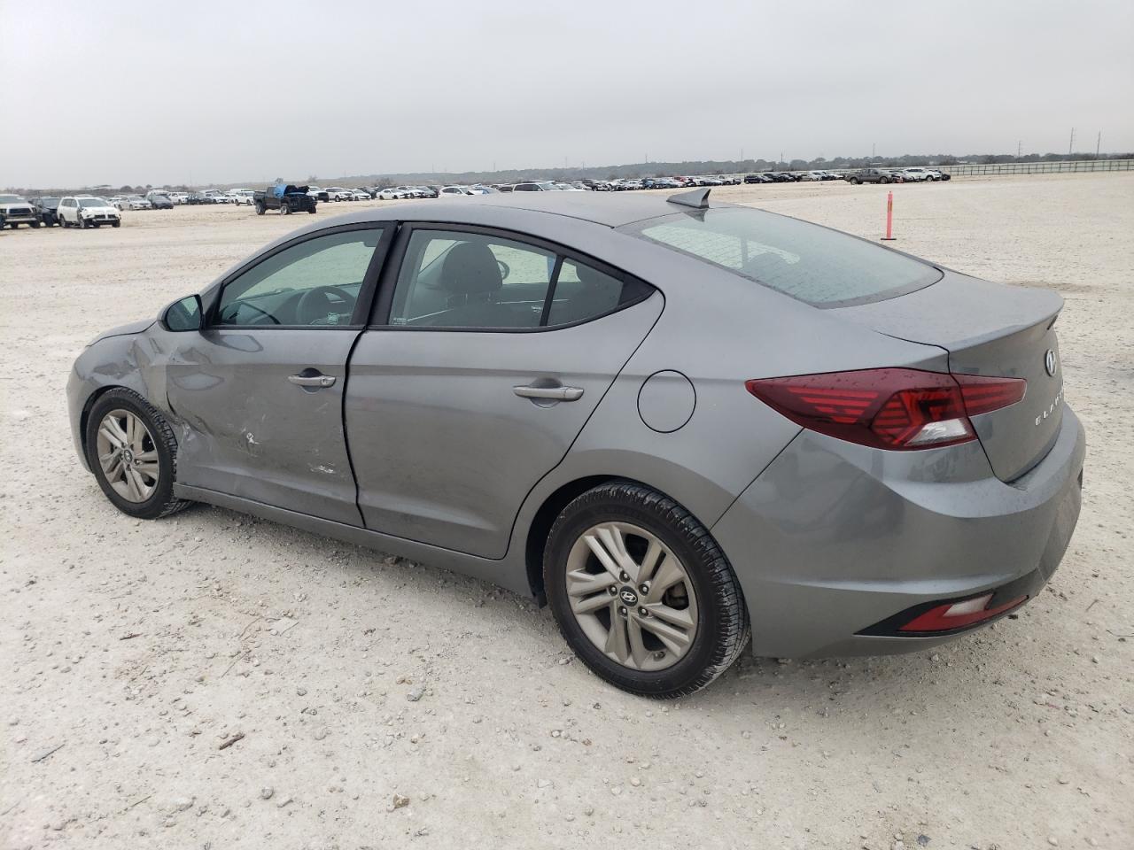 2019 HYUNDAI ELANTRA SE - Image 2