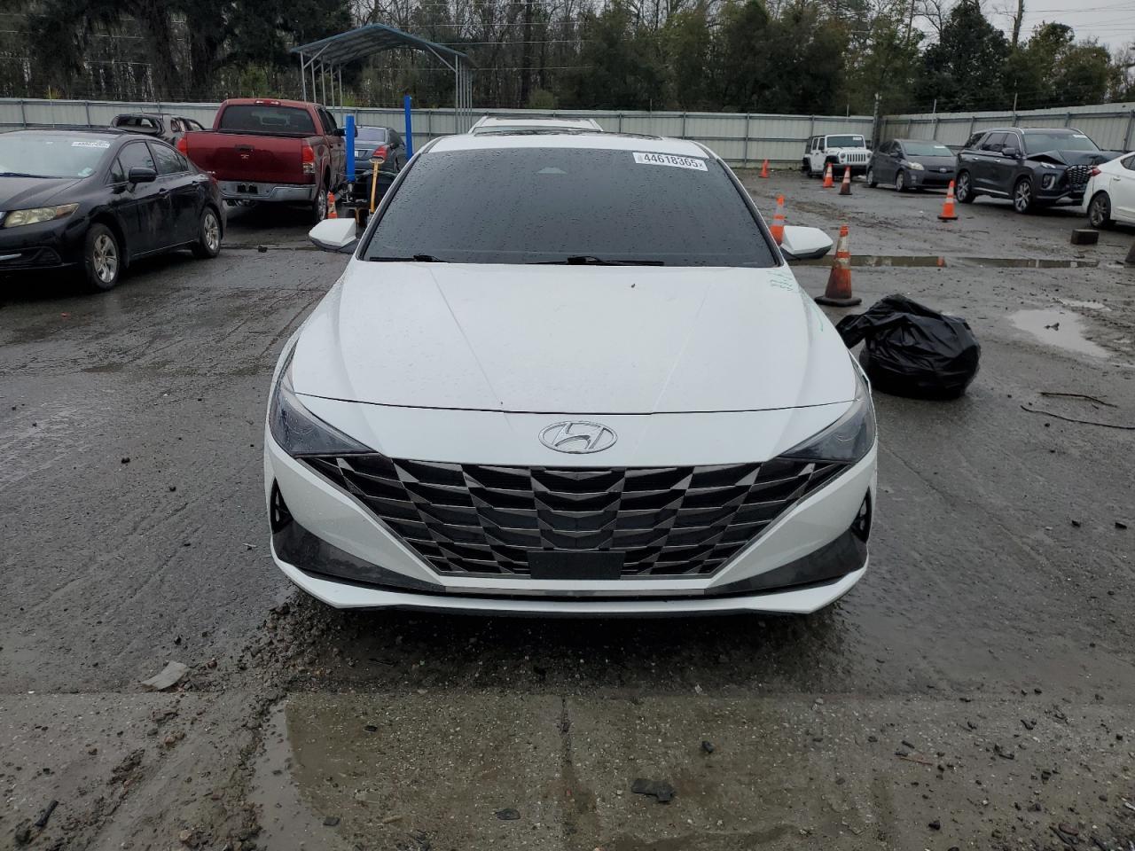 2022 HYUNDAI ELANTRA SE - Фото 5