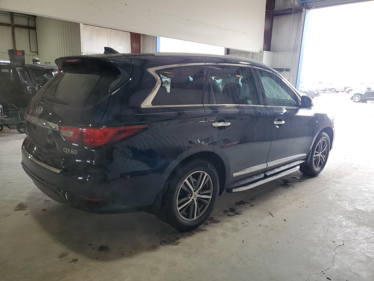 2017 INFINITI QX60 - Image 3