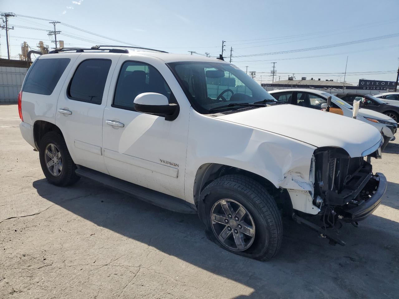 2012 GMC YUKON SLE - Image 4