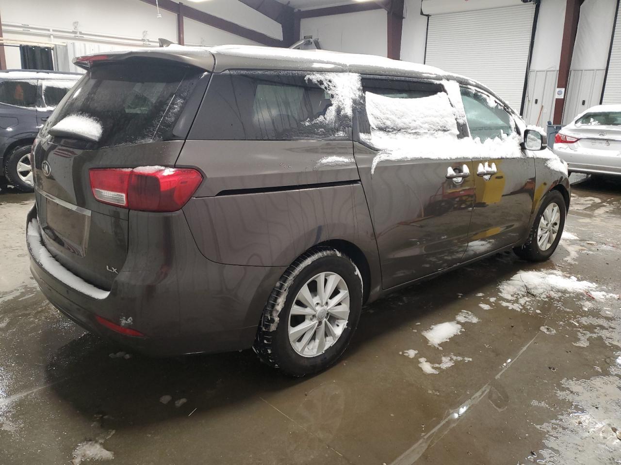 2016 KIA SEDONA LX - Фото 3