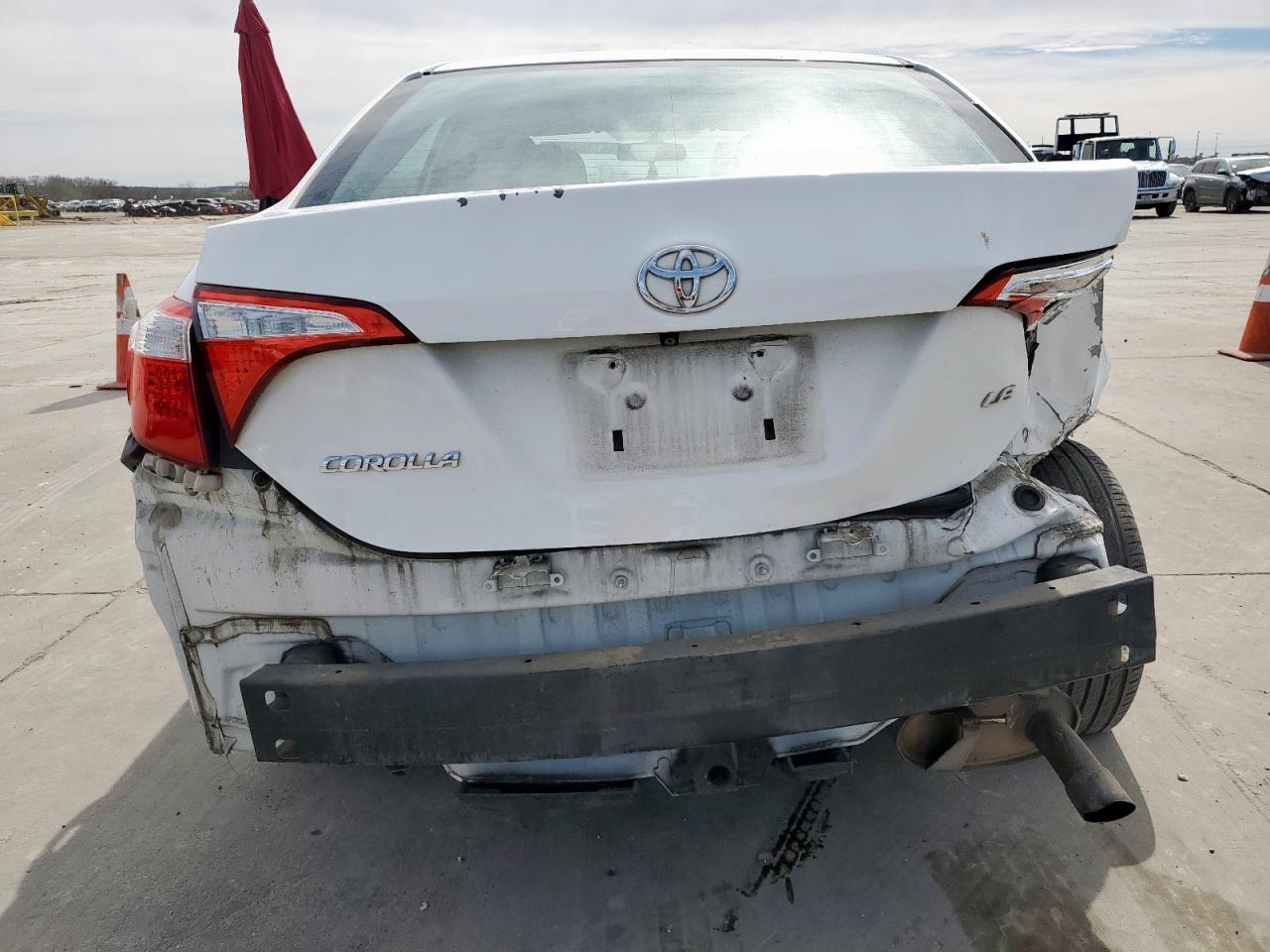 2015 TOYOTA COROLLA L - Image 6