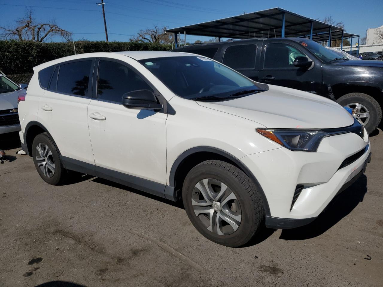 2018 TOYOTA RAV4 LE - Image 4