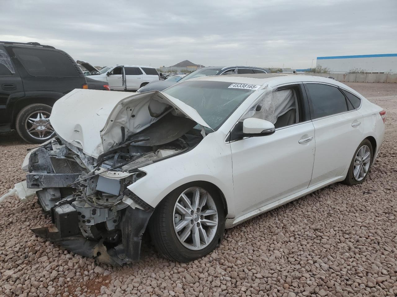 2015 TOYOTA AVALON XLE