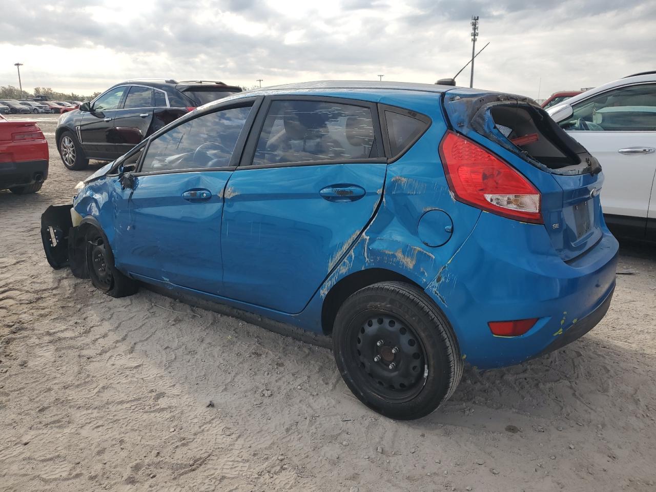 2013 FORD FIESTA SE - Фото 2