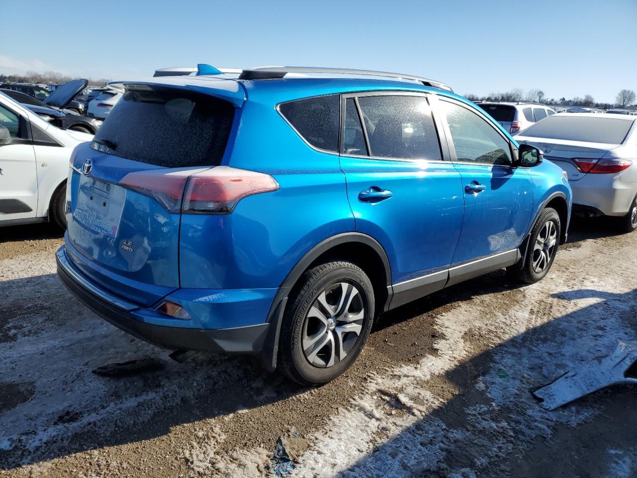 2017 TOYOTA RAV4 LE - Фото 3