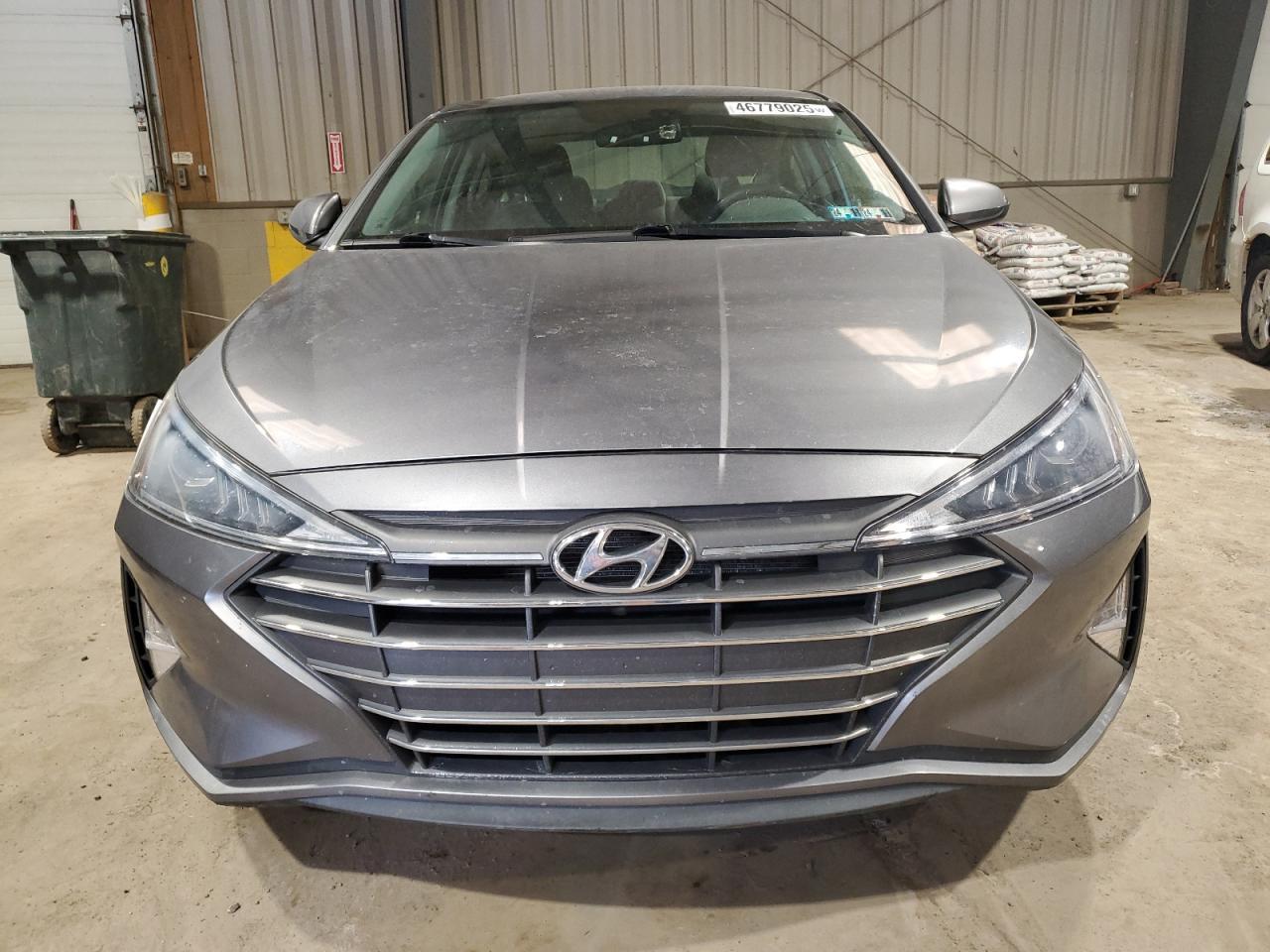 2019 HYUNDAI ELANTRA SE - Фото 5