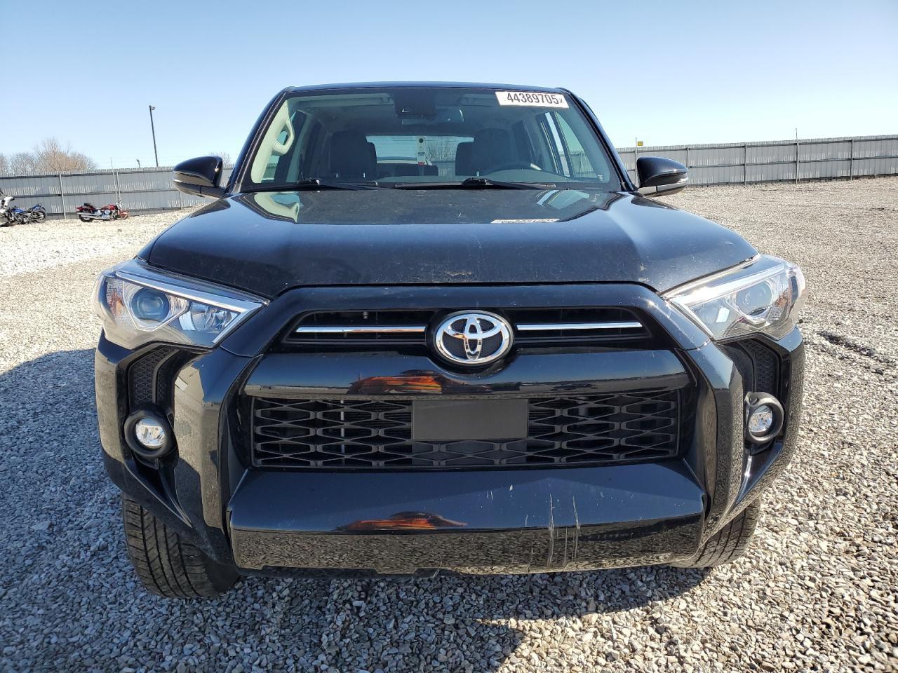2022 TOYOTA 4RUNNER SR - Image 5