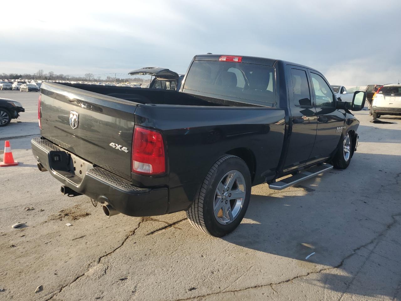 2014 RAM 1500 ST - Image 3