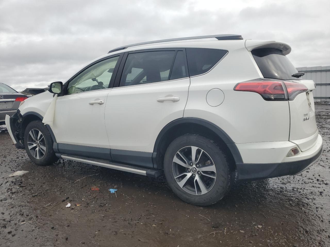 2017 TOYOTA RAV4 XLE - Image 2