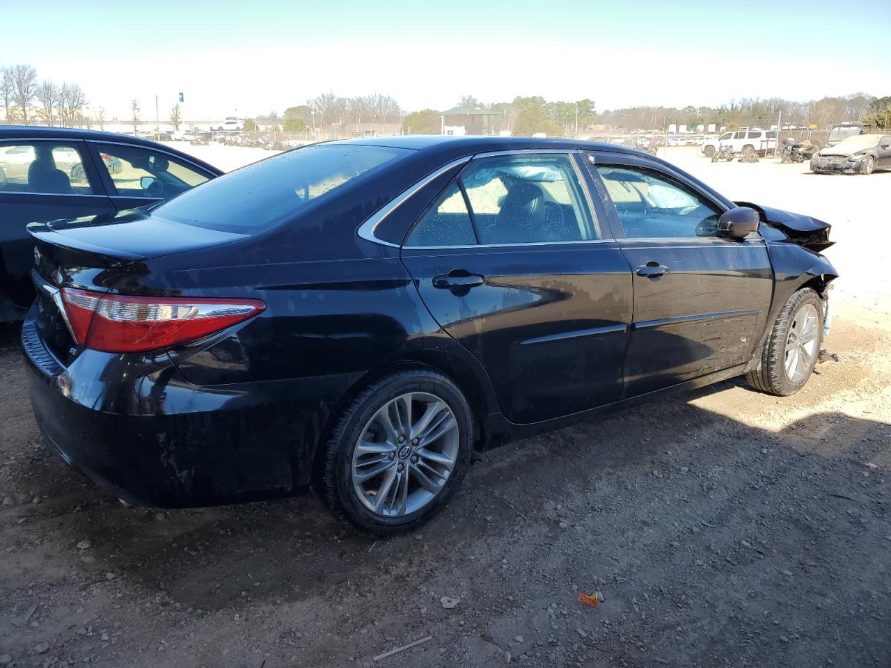 2017 TOYOTA CAMRY LE - Фото 3