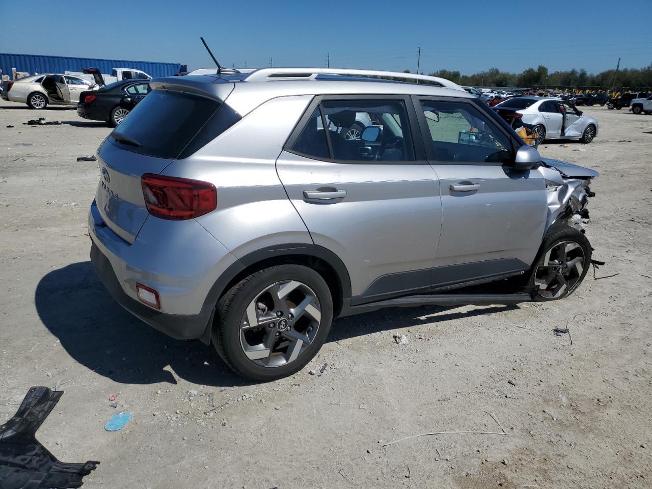 2023 HYUNDAI VENUE SEL - Image 3