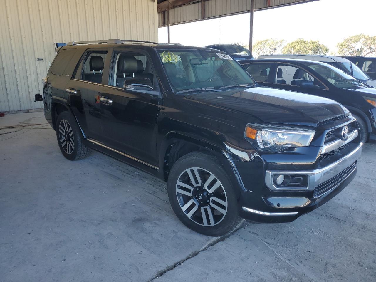 2017 TOYOTA 4RUNNER SR - Image 4