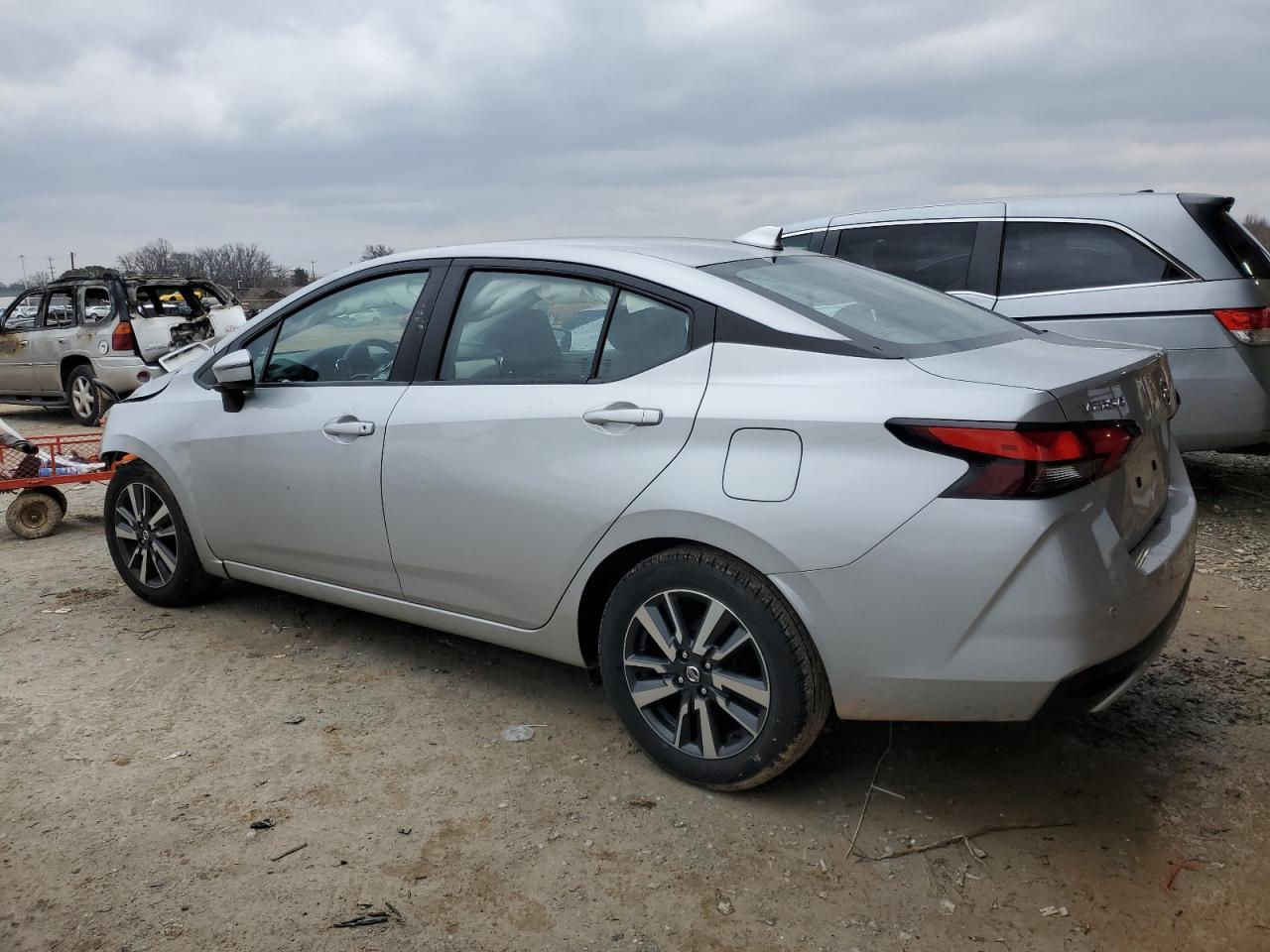 2021 NISSAN VERSA SV - Фото 2