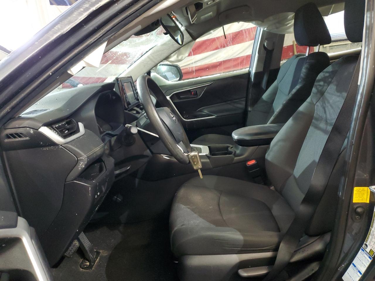 2021 TOYOTA RAV4 LE - Фото 7