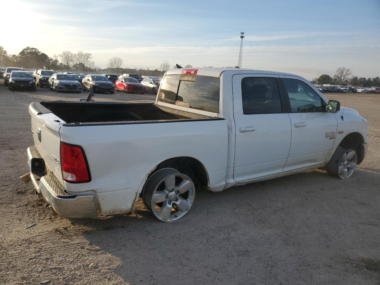 2019 RAM 1500 CLASS - Фото 3