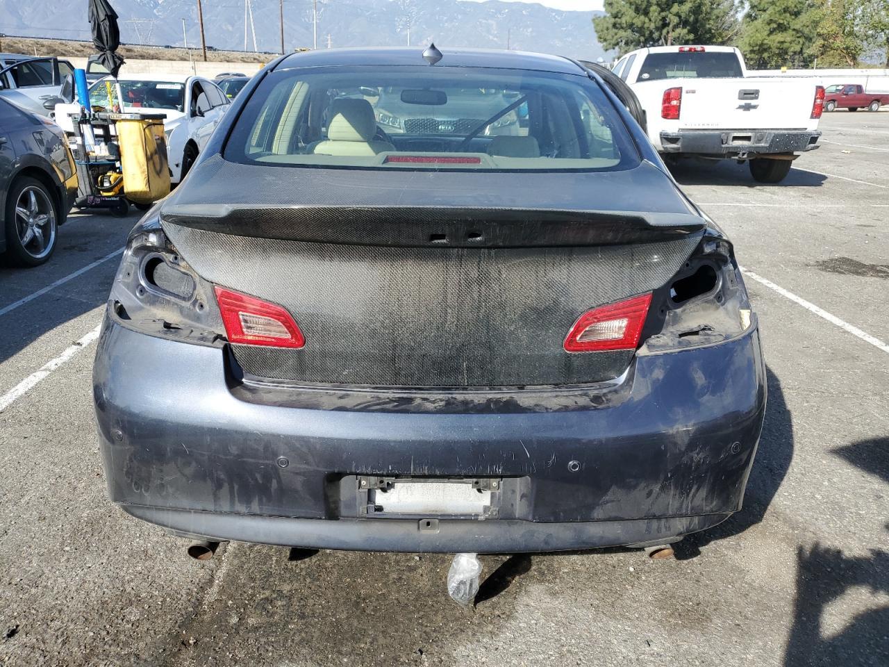 2011 INFINITI G37 BASE - Image 6