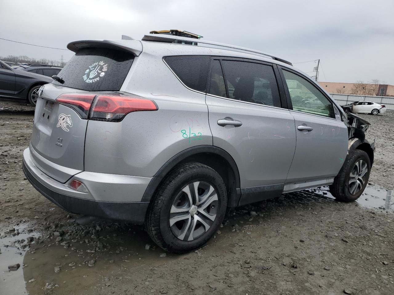 2018 TOYOTA RAV4 LE - Фото 3