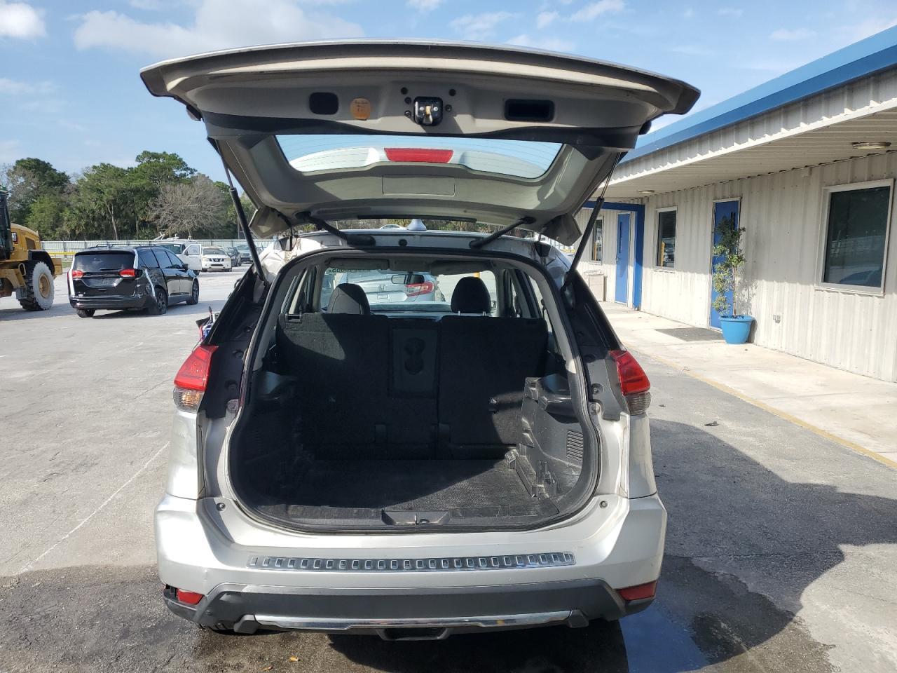 2017 NISSAN ROGUE S - Image 6