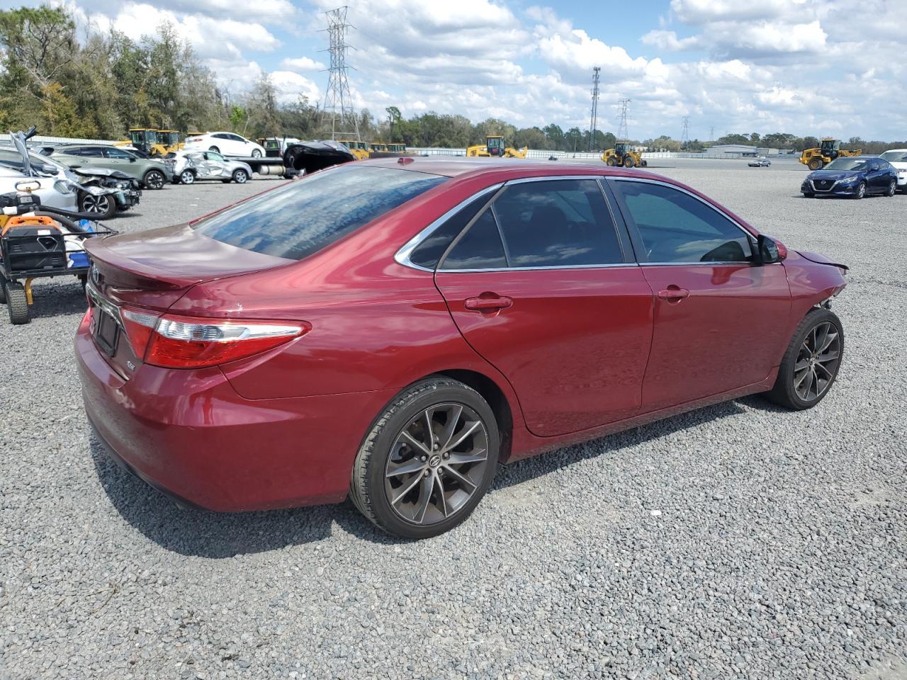 2017 TOYOTA CAMRY LE - Фото 3