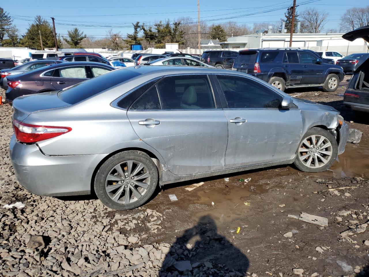 2017 TOYOTA CAMRY LE - Фото 3